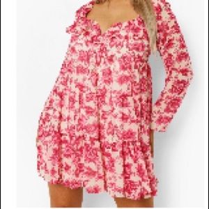 Boohoo Plus size ruffle floral smock dress